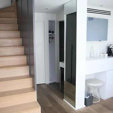 Quatorze Готель