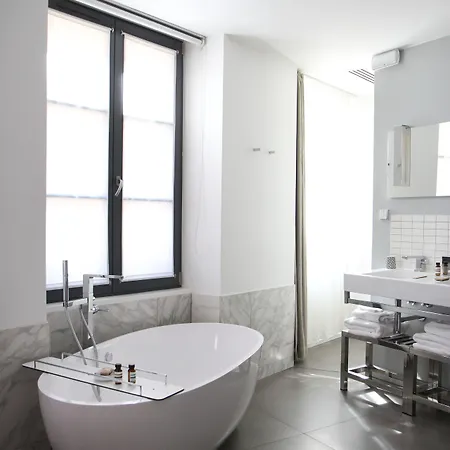 Готель Quatorze