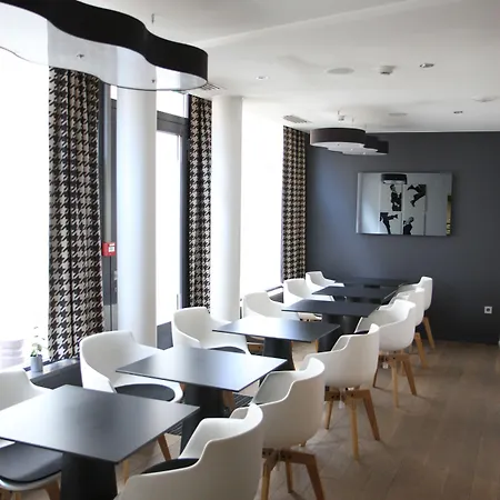 Quatorze Hotel