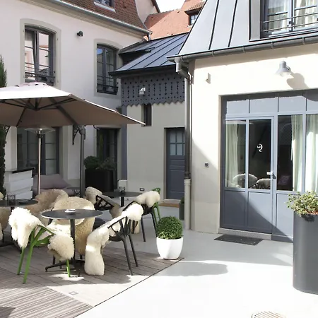 Quatorze Ξενοδοχείο 4*